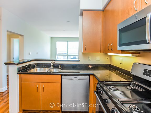 3rd image of 851 Van Ness Ave Unit 403