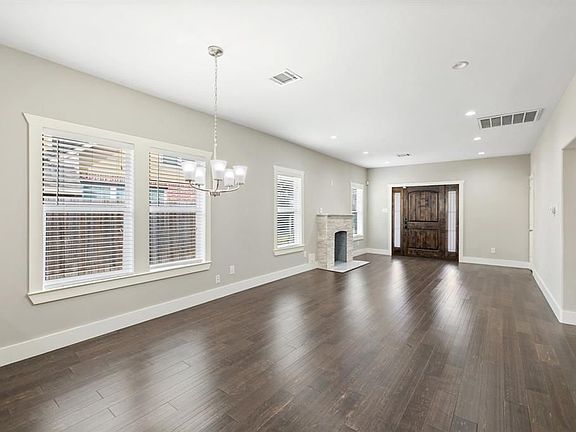 5th image of 2702 Rosewood St