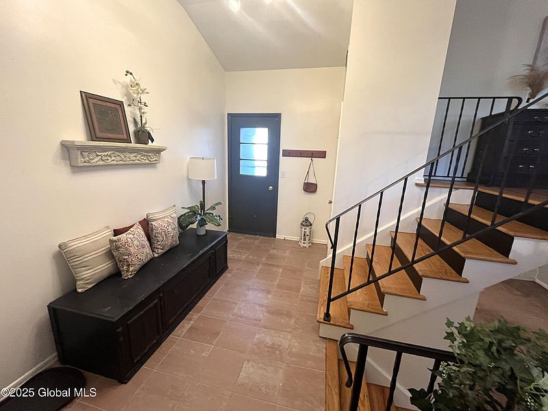 5th image of 231 Stonington Hill Road