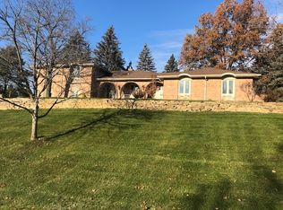 5204 Darby Cir, Rochester, MI 48306