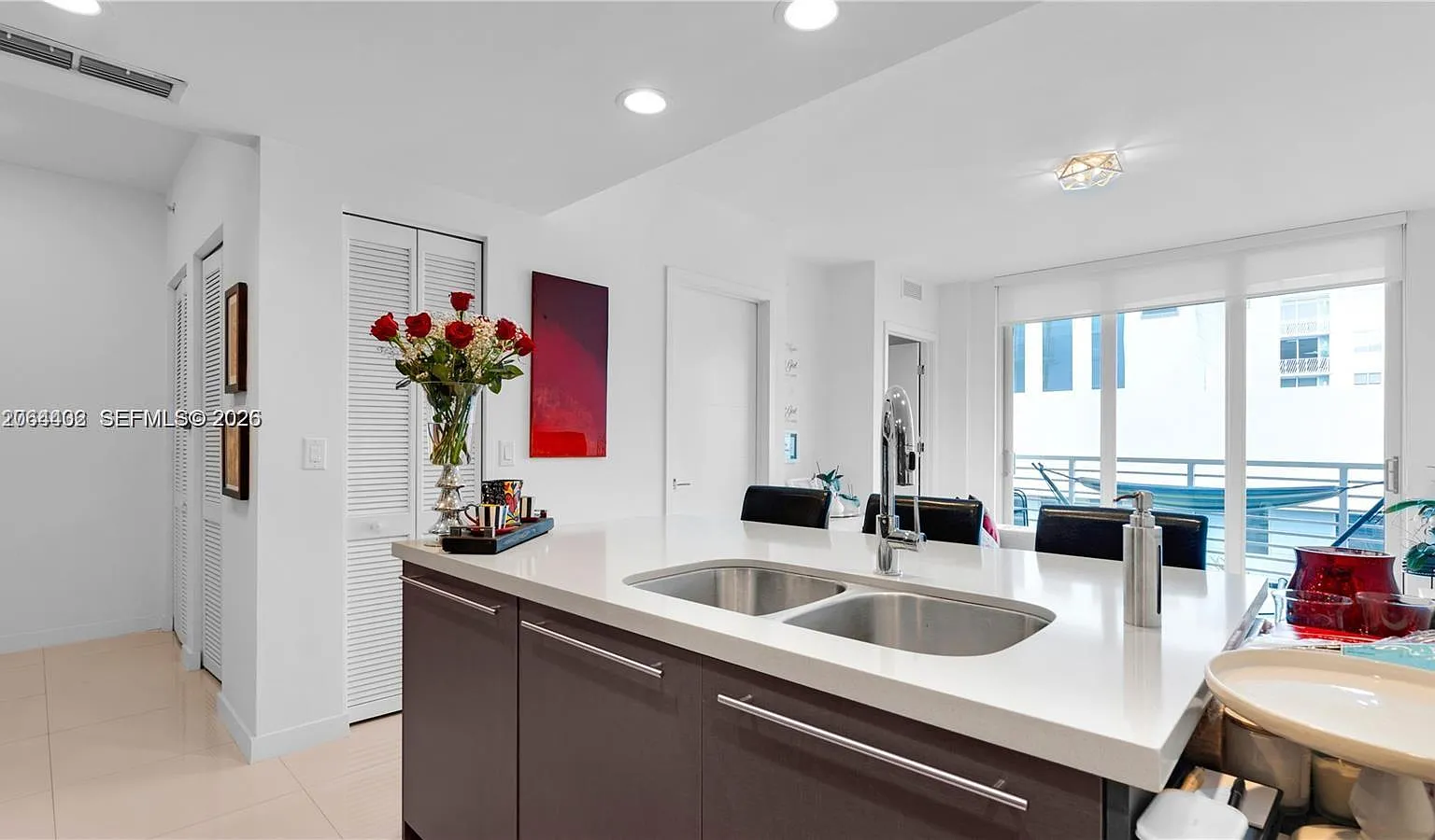 1 bed, 1.0 bath, $2,350 — Photo 3