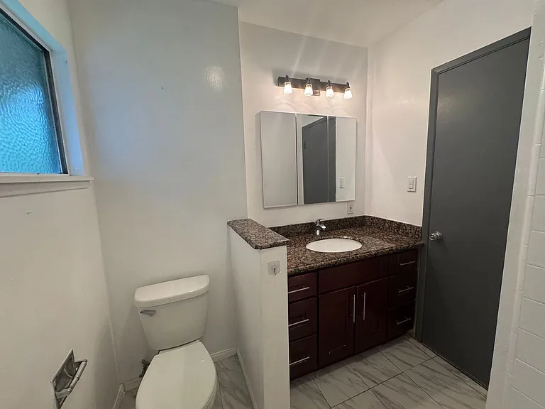 12157 Chandler Blvd — Photo 16