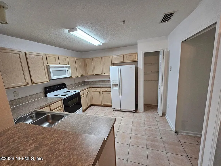 6105 Maggies Cir #115 — Photo 9