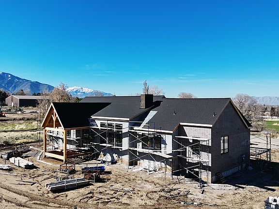 3rd image of 702 N 2000 E #305