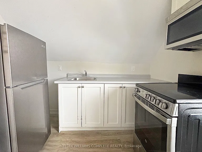 76 Wentworth St S #3 — Photo 7