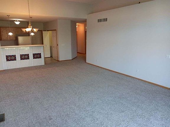 3rd image of 11222 Hastings St NE