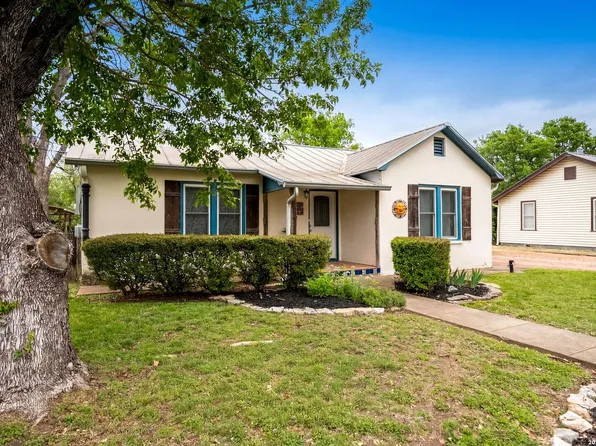 408 W COLLEGE ST, Fredericksburg, TX 78624