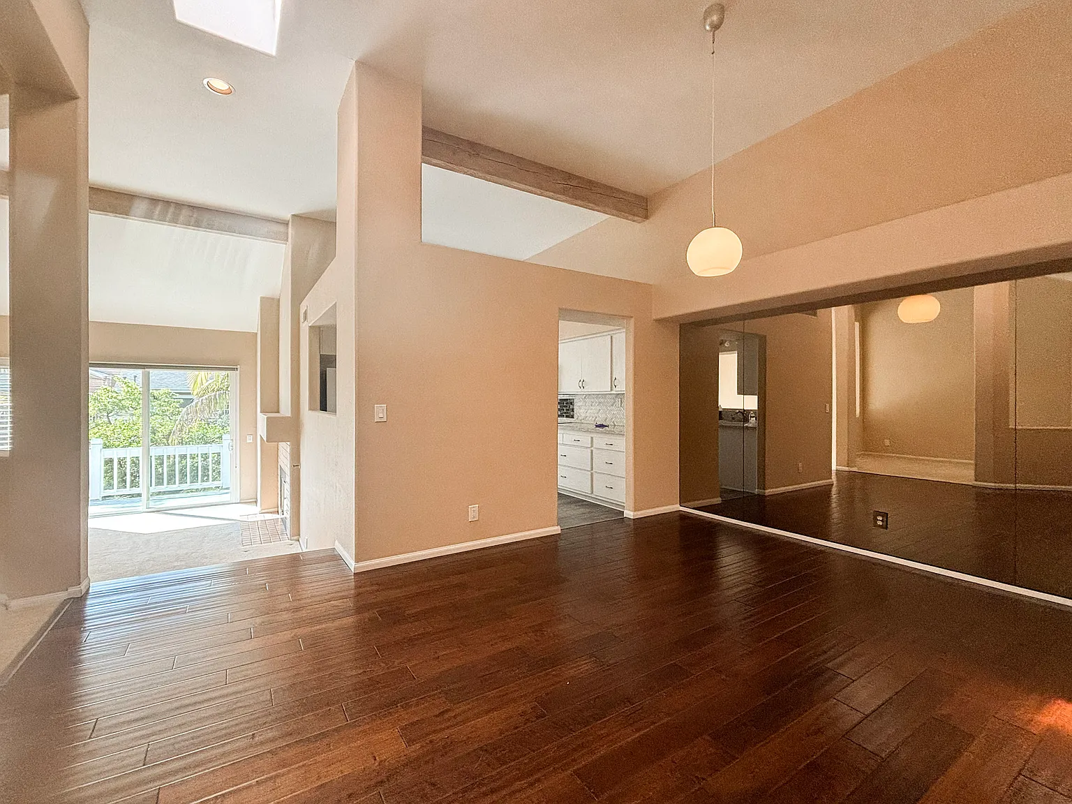 2 bed, 1513 sqft, $4,350 — Photo 3