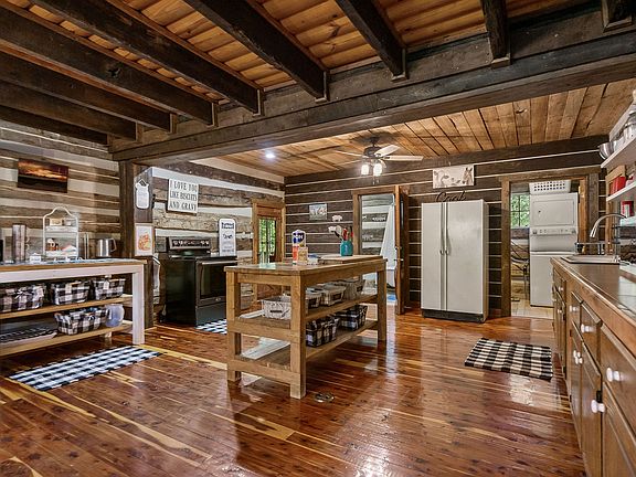 14th image of this home