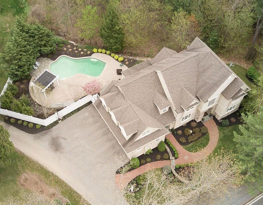 1st image of 426 King St