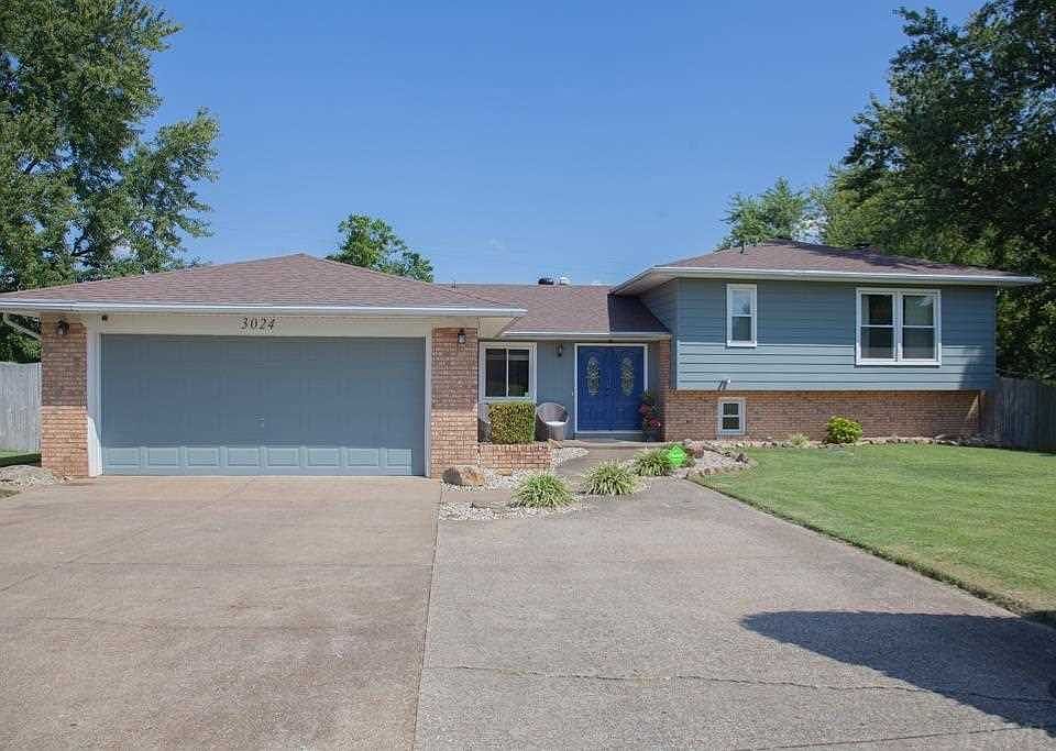 1st image of 3024 Ashwood Ave