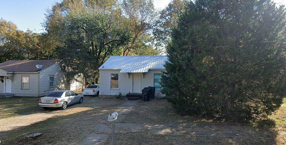 1st image of 608 S 22nd St