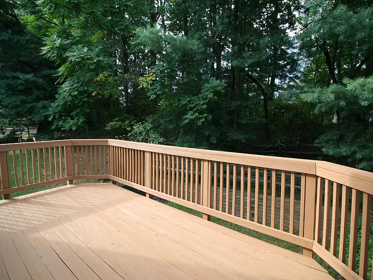 512 Suffield Dr — Photo 30