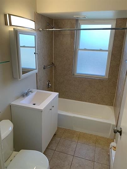 1st image of 1032 E Division St APT D