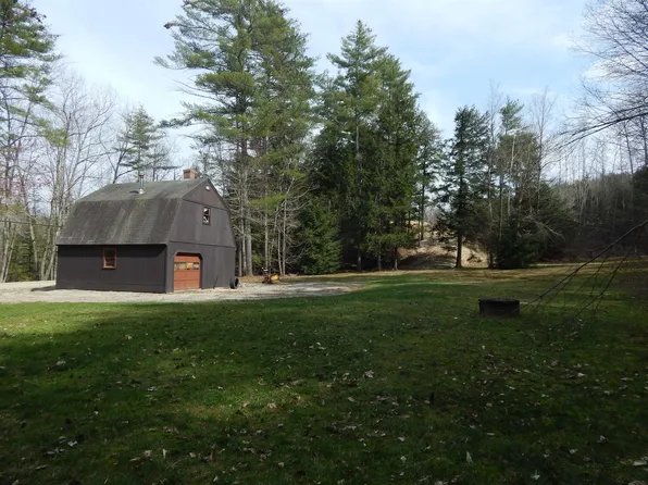 32 Pleasant Valley Road, Bradford, NH 03221