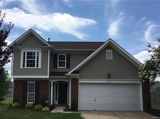 8733 Firestreak Dr, Charlotte, NC 28216