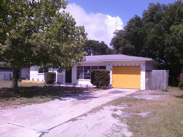 10535 109th St, Seminole, FL 33778