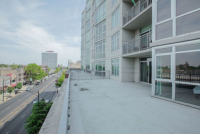 1st image of 1134 W Granville Ave APT 511