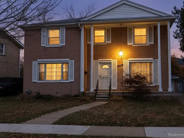 24621 Seneca St, Oak Park, MI 48237