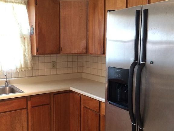 3rd image of 1807 NE Pine Ave