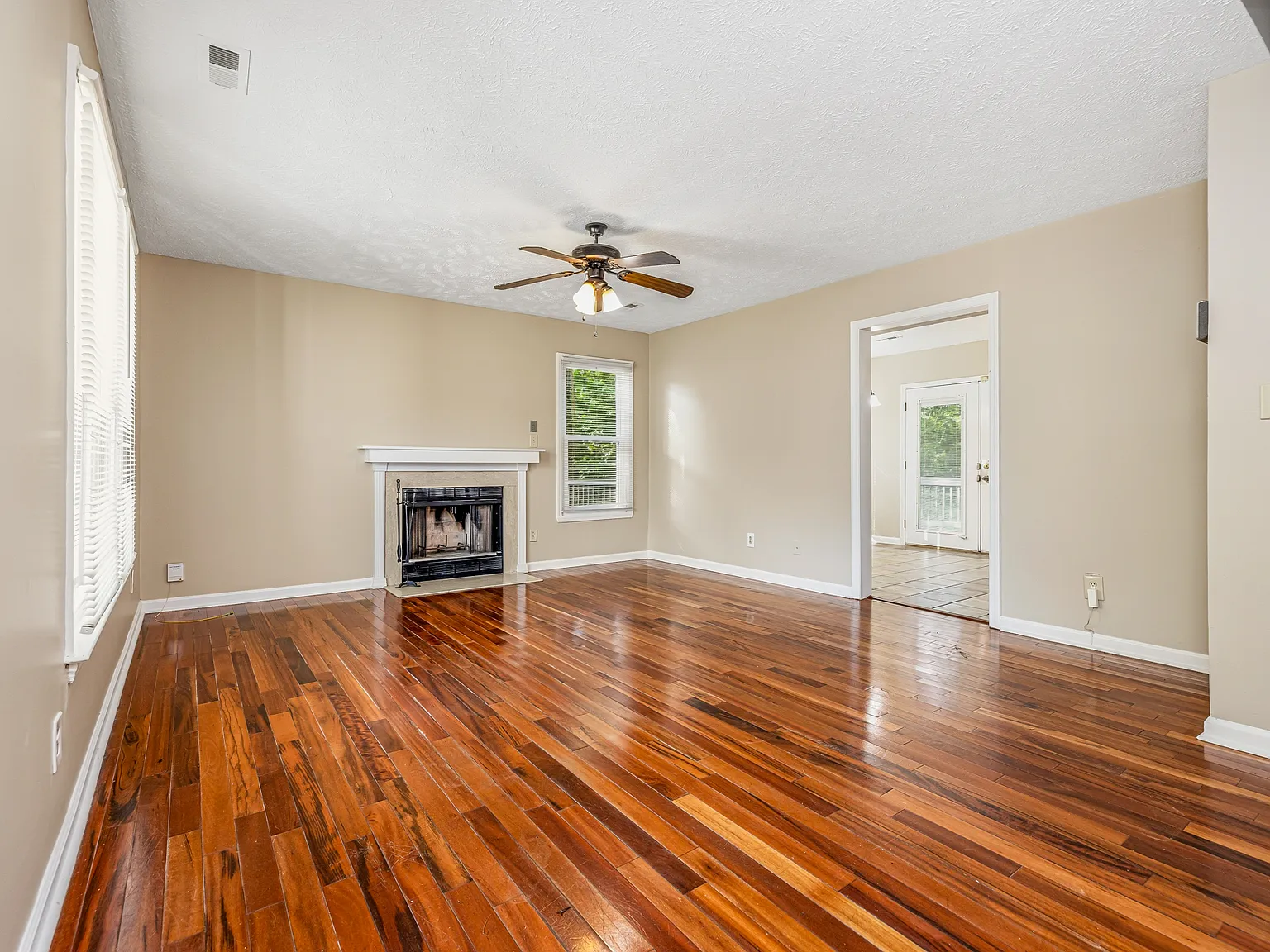 1583 Winnabow Drive - MB — Photo 4