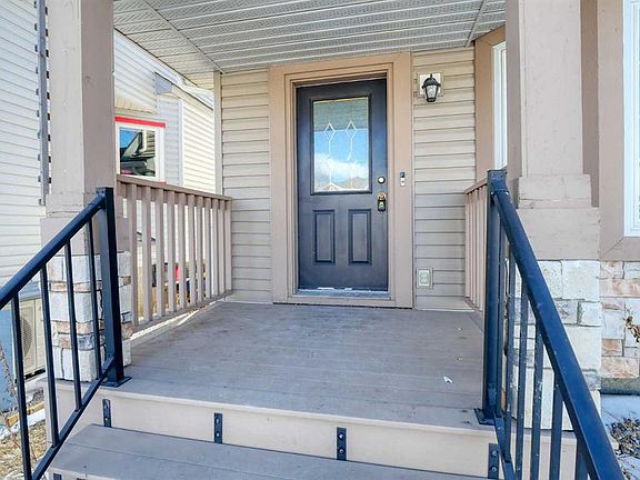 3rd image of 136 N Chaparral Ridge Cir SE