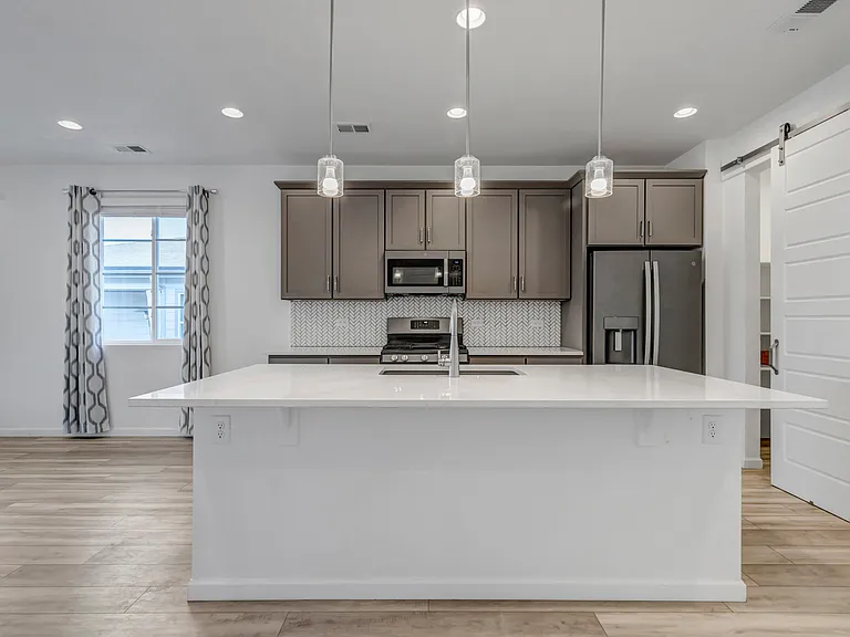 4007 Castle Vista Ln — Photo 16