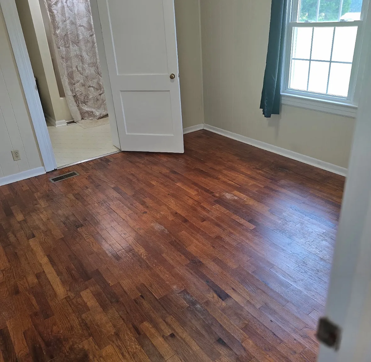 3 bed, 1350 sqft, $1,895 — Photo 3