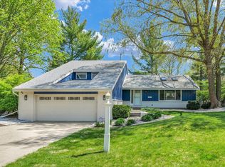 1912 Woodfield Rd, Champaign, IL 61822