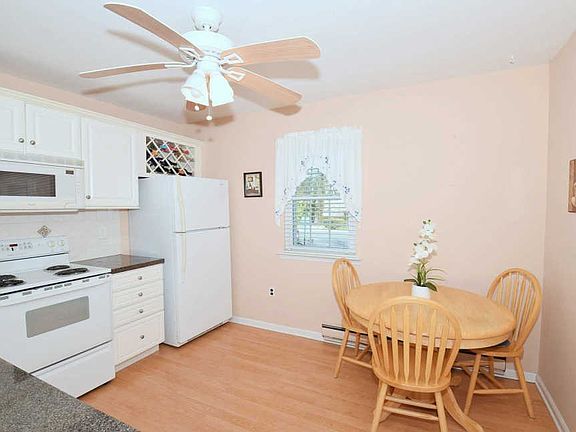 3rd image of 215 E Main St APT 49