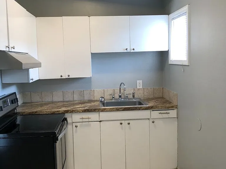 825 Waverly Dr SE — Photo 9