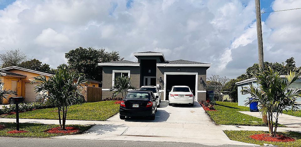 1st image of 109 NW 16th Ave