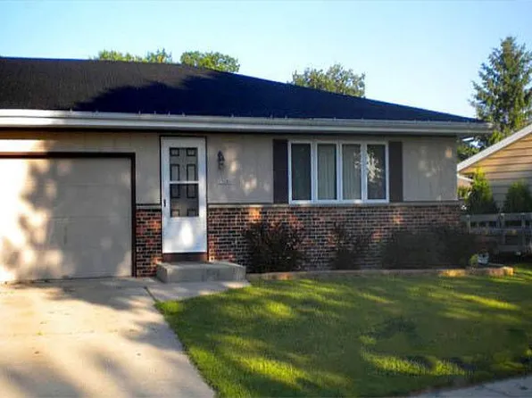 2318 N 35th St, Sheboygan Fls, WI 53083