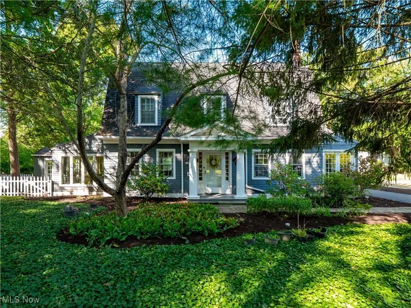 2842 Lee Rd, Shaker Heights, OH 44120