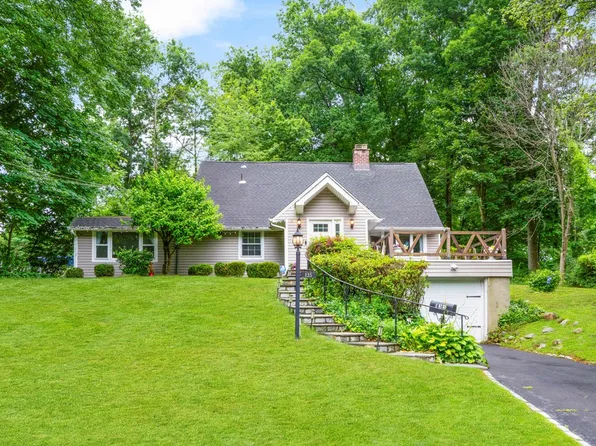135 N Hampton Drive, White Plains, NY 10603