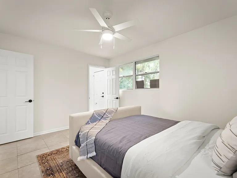 6750 Snow White Dr — Photo 22