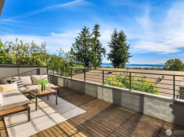 8721 114th Avenue NE #B, Kirkland, WA 98033