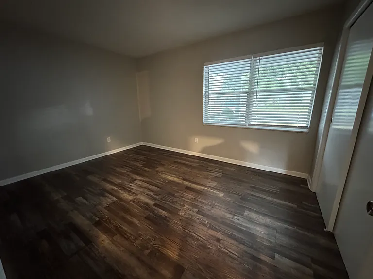 408 New York Ave — Photo 10