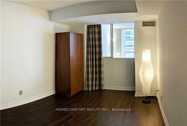 633 Bay St #620 — Photo 5