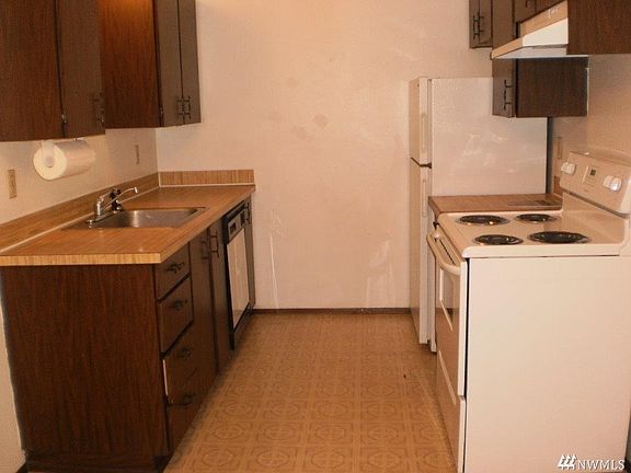 5th image of 12109 114th Avenue Ct E