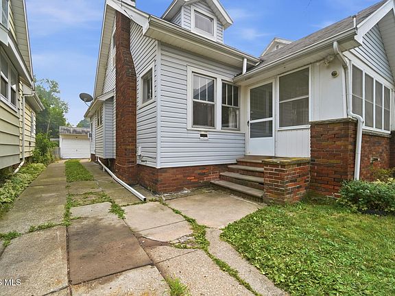5th image of 747 Kipling Dr