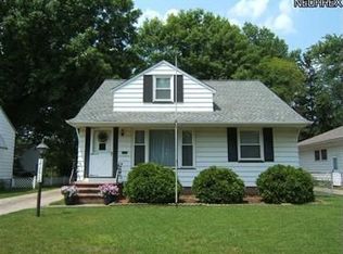 23872 Hedgewood Ave, Westlake, OH