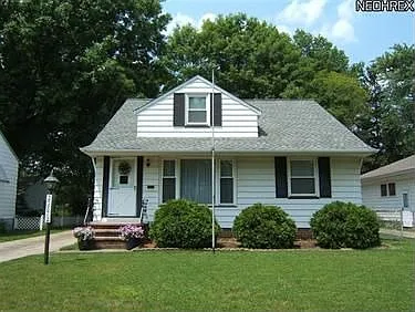 23872 Hedgewood Ave photo 1