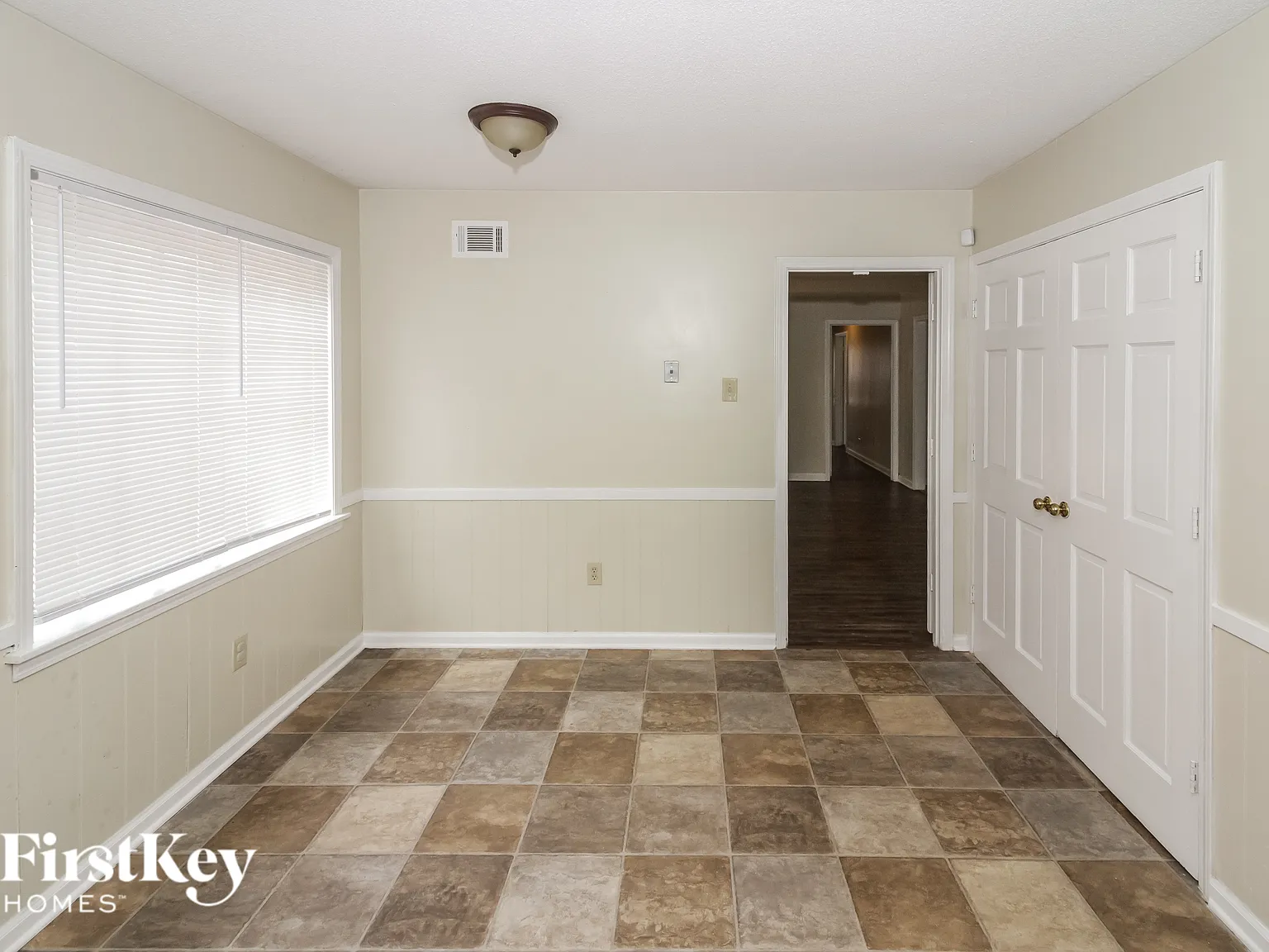 3 bed, 2.0 bath, 1758 sqft, $1,815 — Photo 4