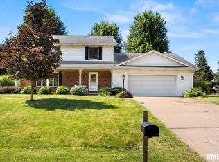608 Bayside Dr, Metamora, IL