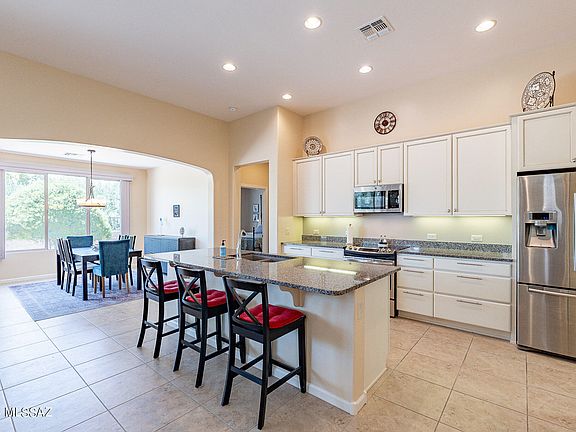 5th image of 551 N Easter Lily Ln