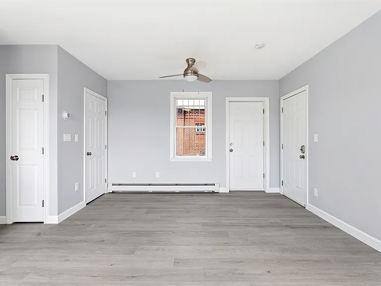 250-252 Main St #3R — Photo 6