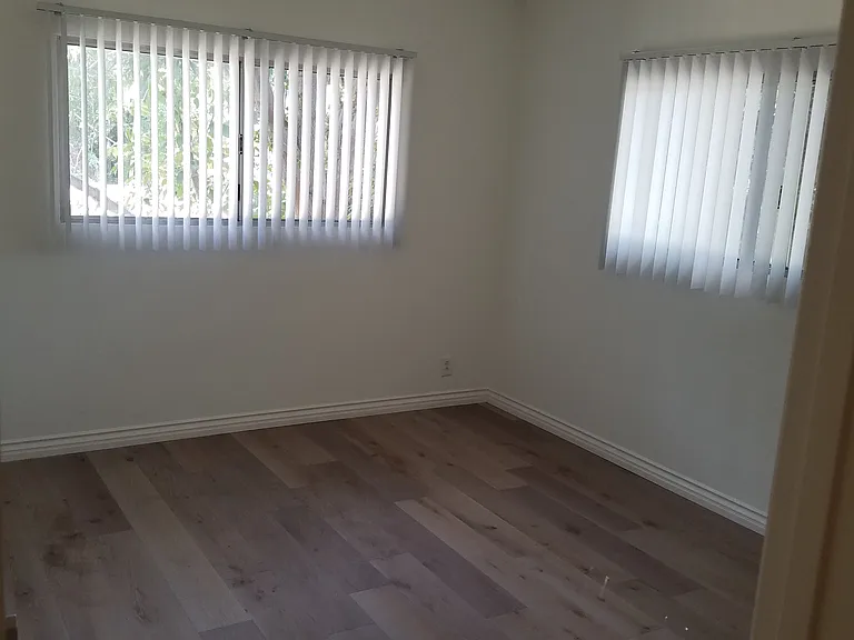 3325 Primera Ave #5A — Photo 6