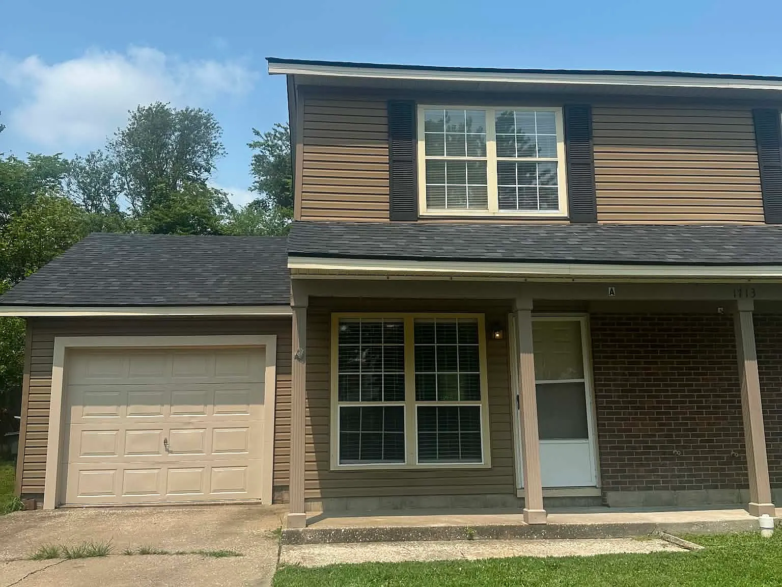2 bed, 1.5 bath, $995 — Photo 1