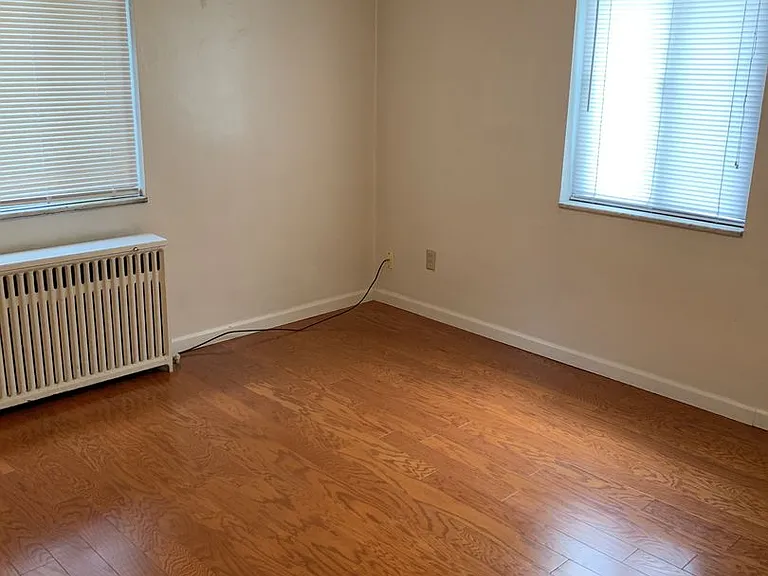 819 College Avenue — Photo 32